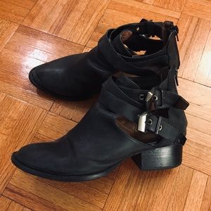 Jeffery campbell bootie